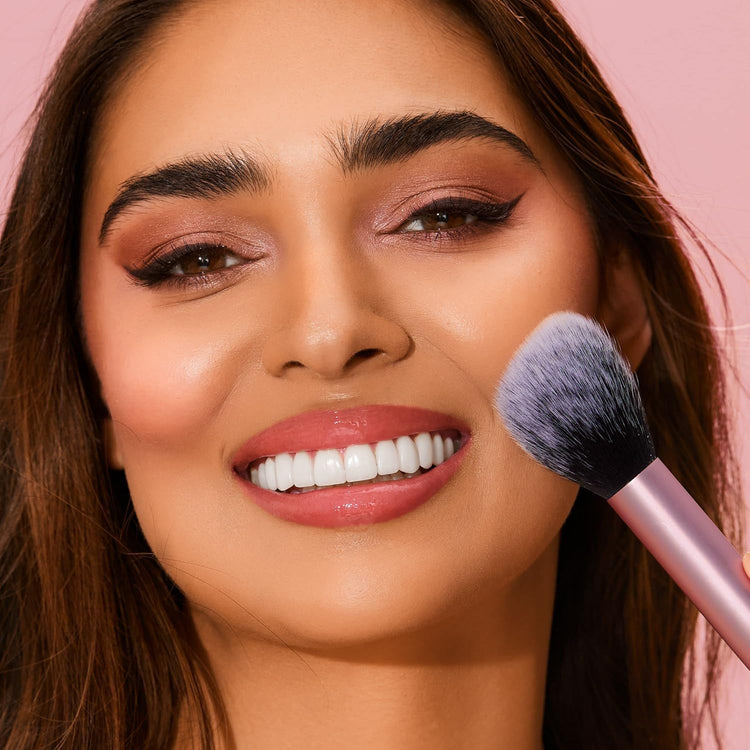 5 Piece Everyday Essentials Makeup Brush Set, Includes 4 Brushes & Makeup Sponge, for Foundation, Blush, Bronzer, Contour, Eyeshadow, & Powder, Travel Gift Set, Cruelty-Free & Vegan
